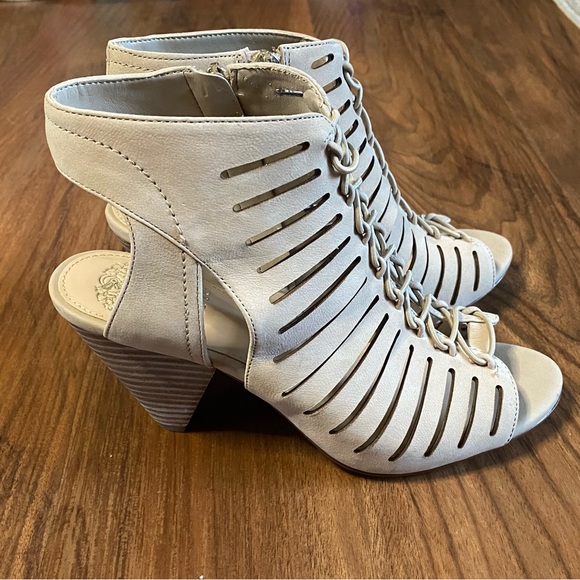 Vince Camuto Evalan Heeled Sandal - Picture 3 of 9